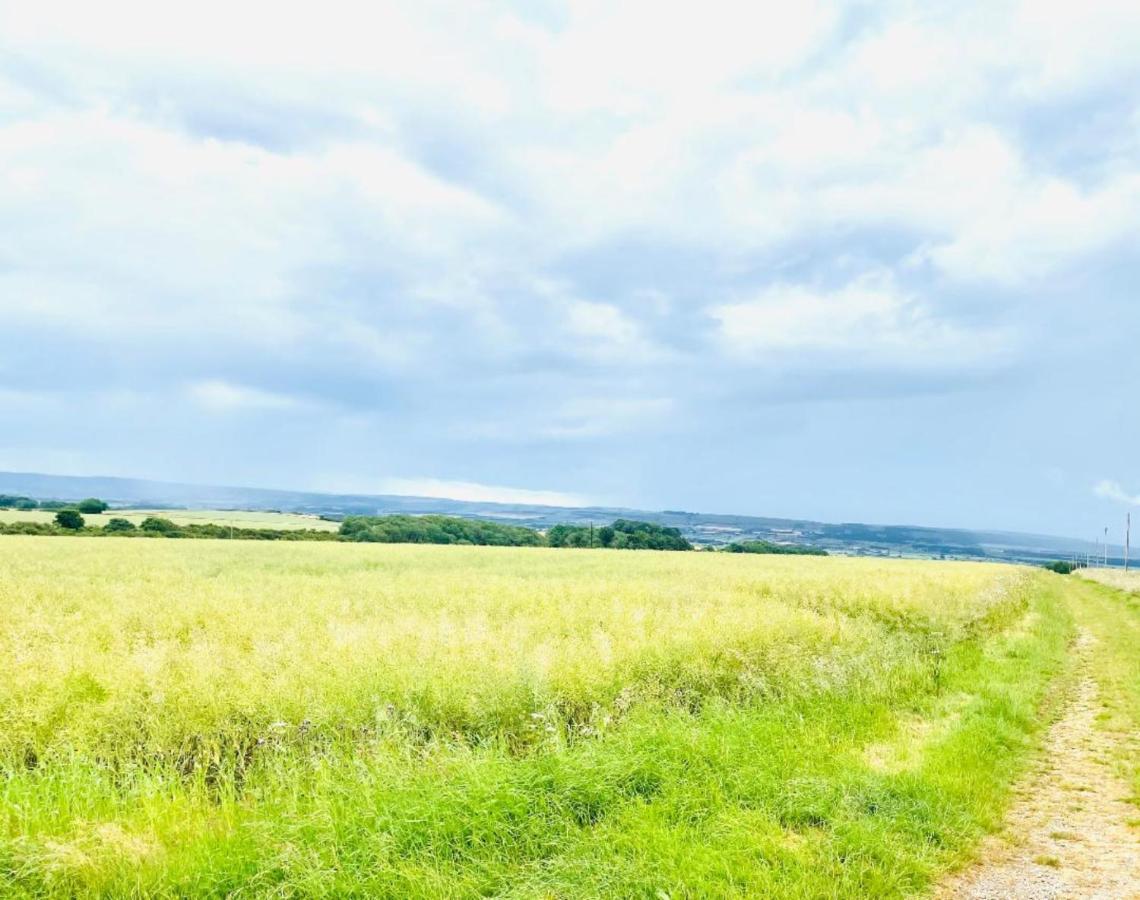 Luxury Farmhouse With Stunning Views And Hot Tub Ebberston Eksteriør bilde