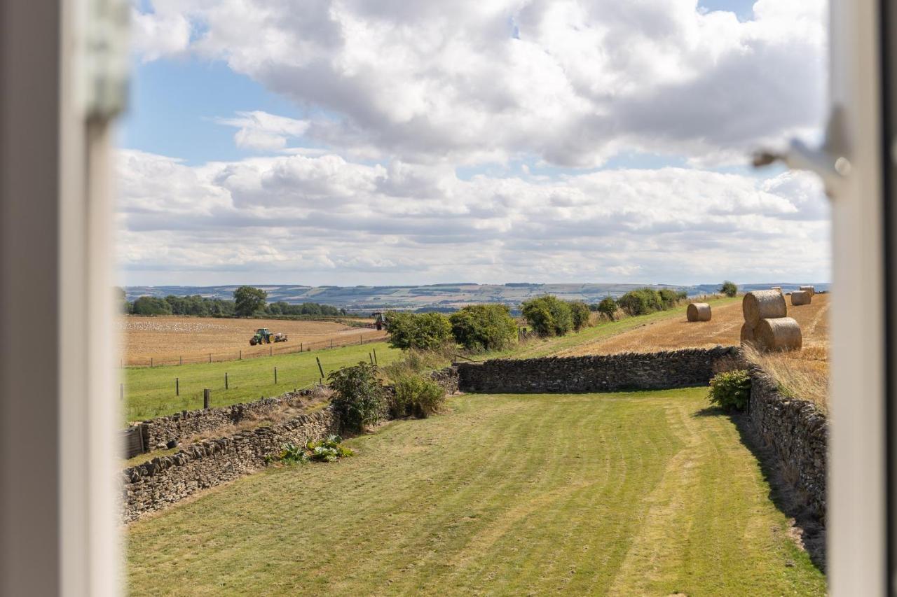 Luxury Farmhouse With Stunning Views And Hot Tub Ebberston Eksteriør bilde