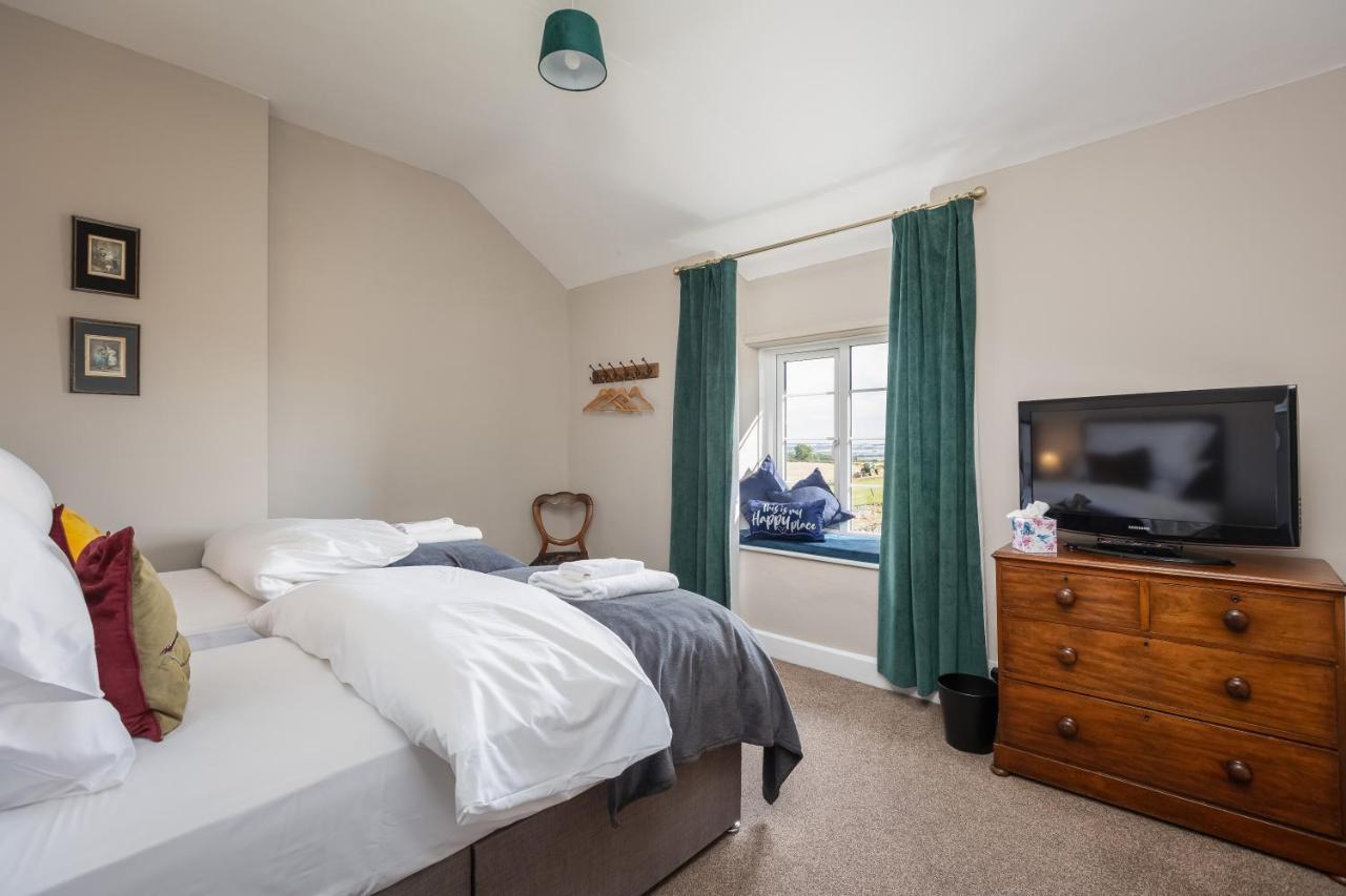 Luxury Farmhouse With Stunning Views And Hot Tub Ebberston Eksteriør bilde