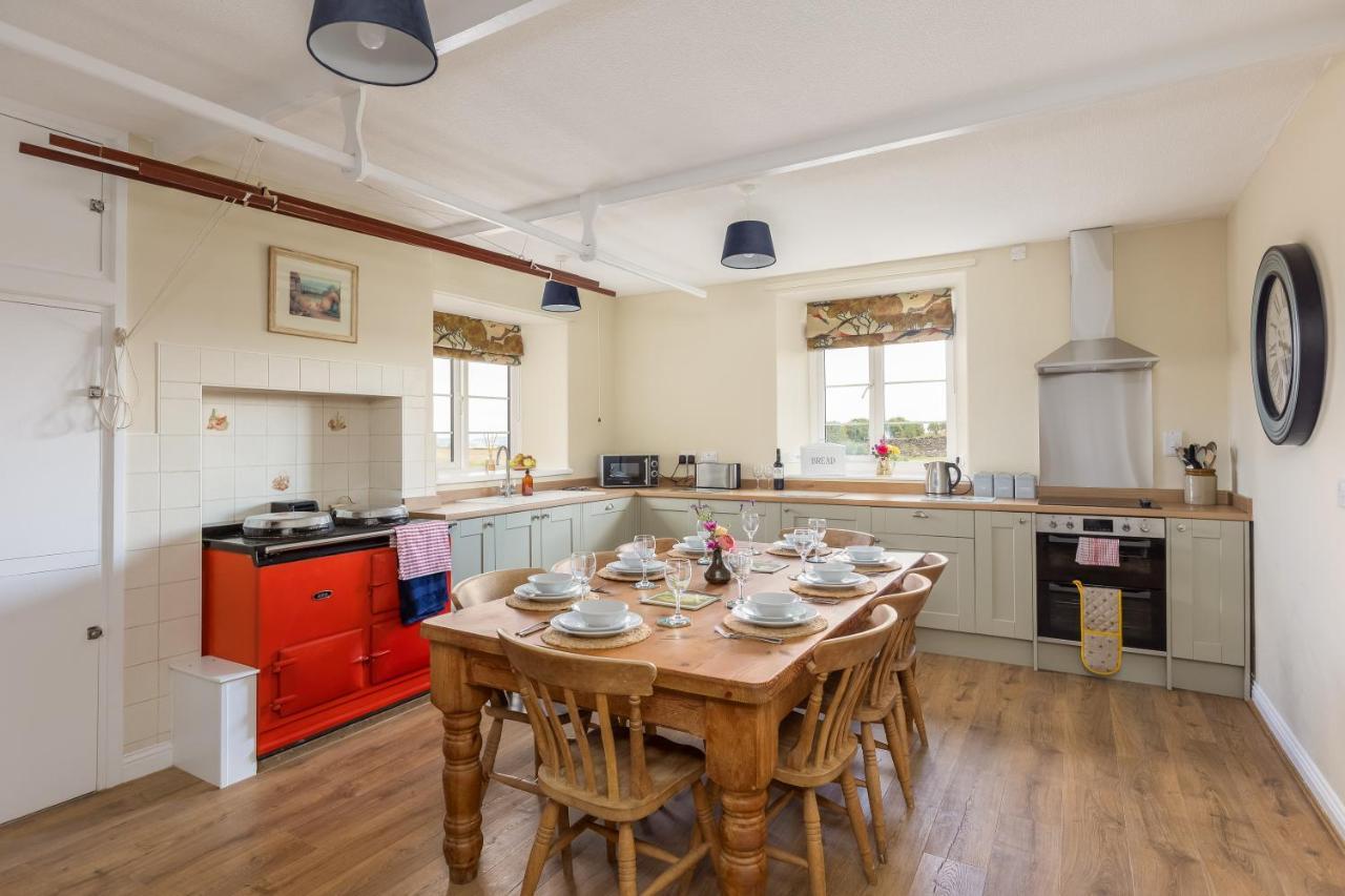 Luxury Farmhouse With Stunning Views And Hot Tub Ebberston Eksteriør bilde