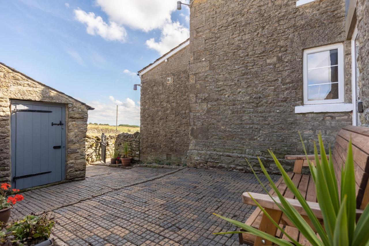 Luxury Farmhouse With Stunning Views And Hot Tub Ebberston Eksteriør bilde